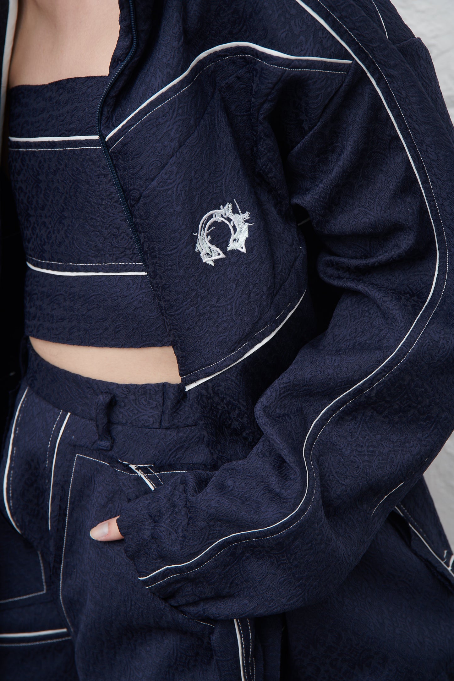 Ω19AW ジャージトップ 紺