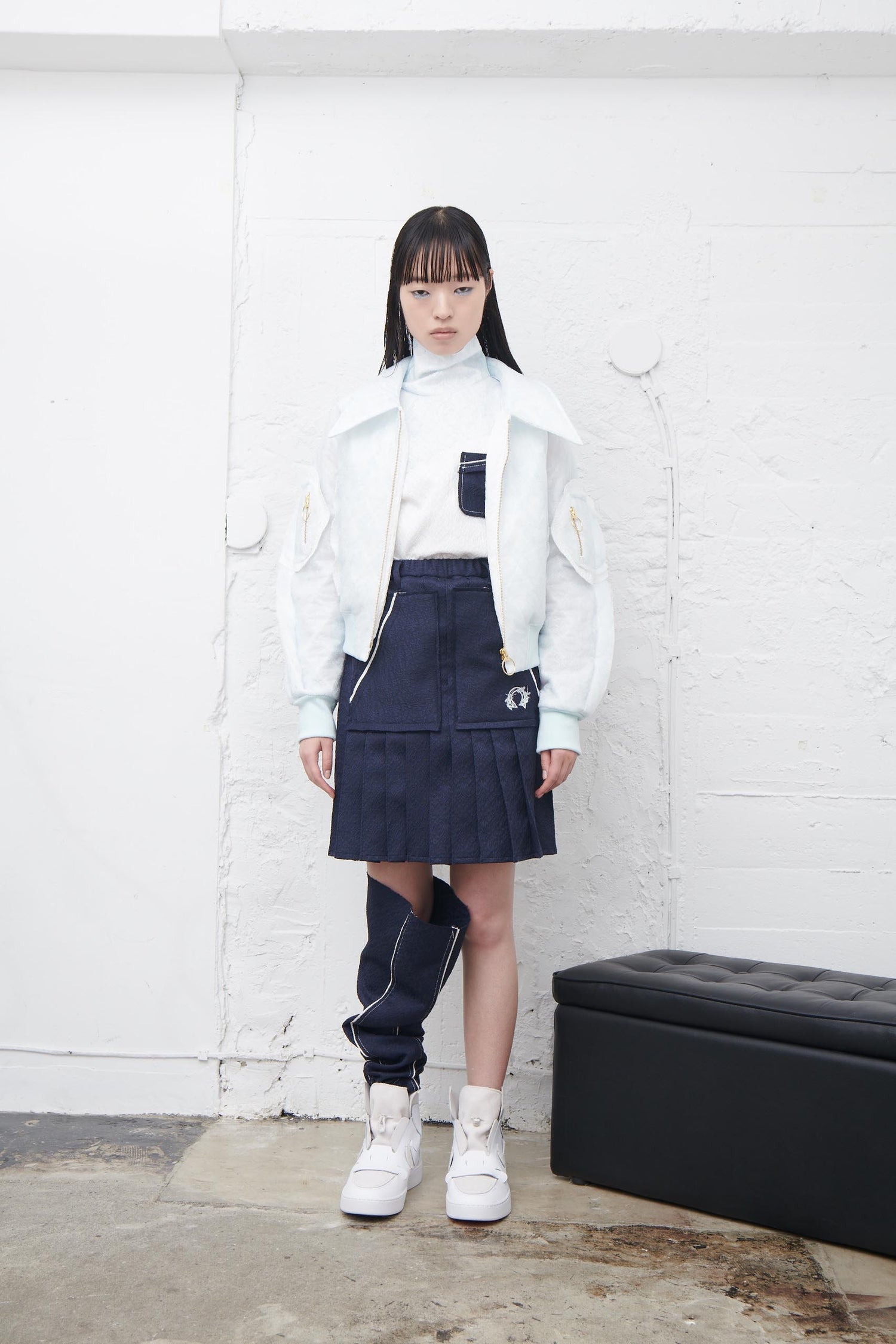 Ω19AW プリーツスカート 紺